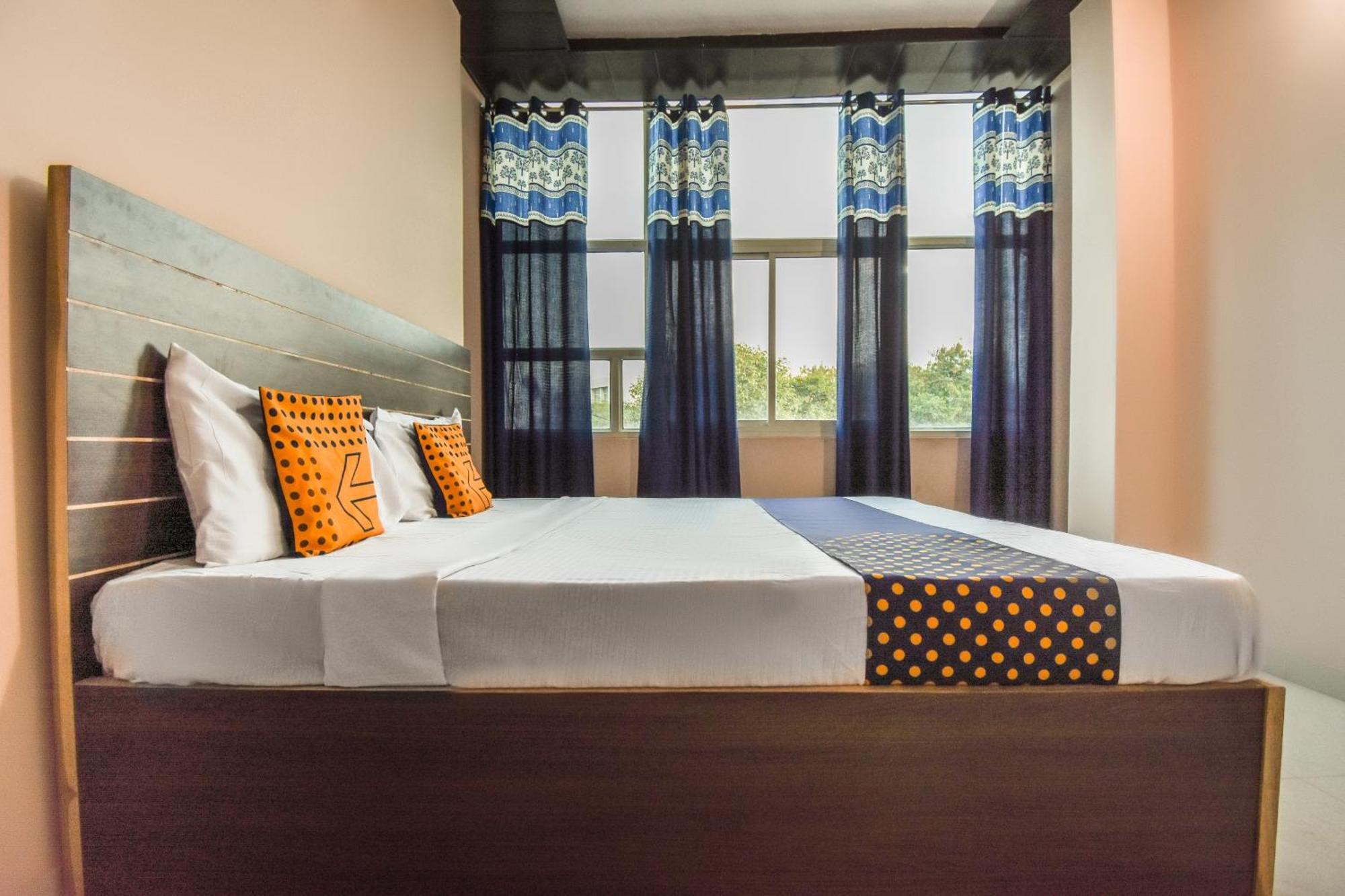Hotel O Hi Tech Panchkula Eksteriør billede